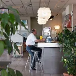 Hotel Puerta De La Serrania 3*
