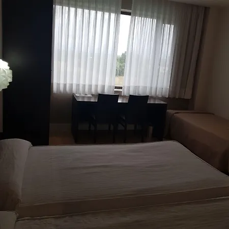 Hotel Puerta De La Serrania 3*