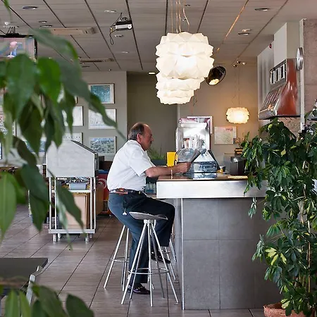 Hotel Puerta De La Serrania 3*
