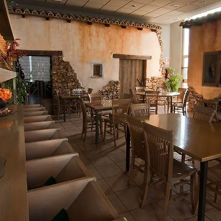 Hotel Puerta De La Serrania 3*